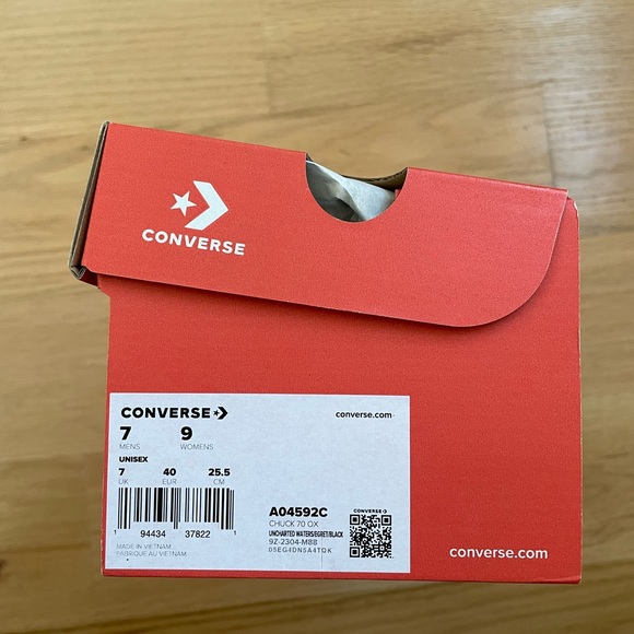 Converse All Star Chuck 70 OX never worn in box - Picture 2 of 5